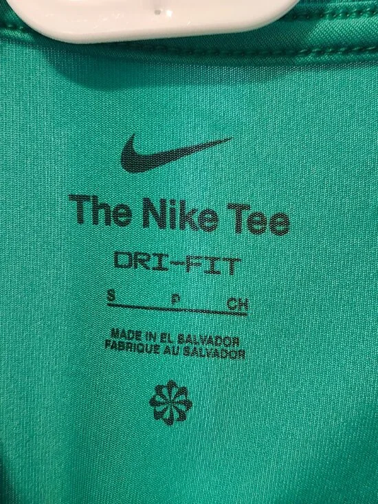 Nike Dri‑Fit Short Sleeve Tee – Women’s Small – Green – New Without Tags - Picture 4 of 6